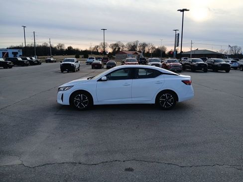 Used 2024 Nissan Sentra SV image 4