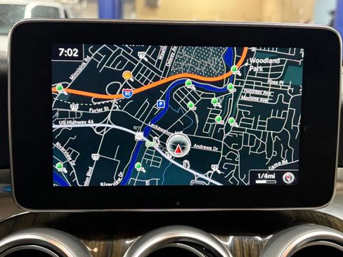 Used 2017 Mercedes-Benz GLC 300 4MATIC image 13