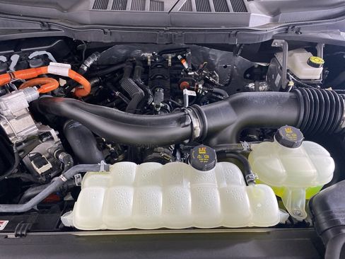 Used 2025 Ford F150 XLT w/ Equipment Group 302A MID image 28