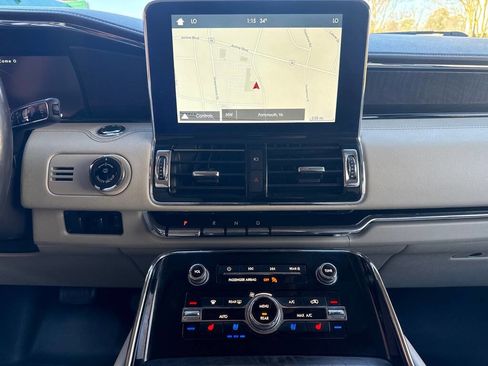Used 2018 Lincoln Navigator L Reserve w/ Technology Package image 20