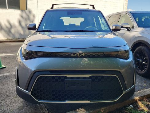 Used 2023 Kia Soul LX w/ LX Technology Package FWD image 2