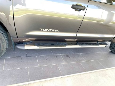 Used 2012 Toyota Tundra 4x4 CrewMax w/ Tow Pkg image 11