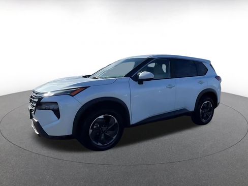 Used 2025 Nissan Rogue SV image 8