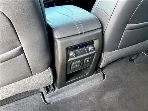 Certified 2023 Chevrolet Traverse High Country image 25