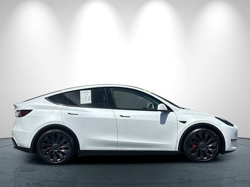 Used 2022 Tesla Model Y Performance AWD/4WD image 3