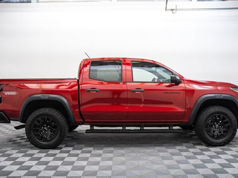 Used 2024 Chevrolet Colorado Trail Boss w/ Technology Package AWD/4WD image 4