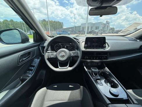 Used 2024 Nissan Rogue S AWD/4WD image 8