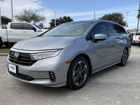 Used 2023 Honda Odyssey Elite image 9