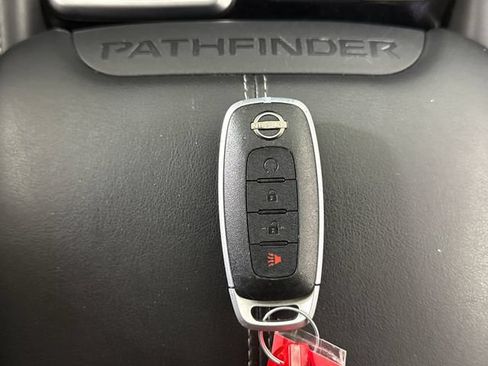 Used 2024 Nissan Pathfinder SV AWD/4WD image 44