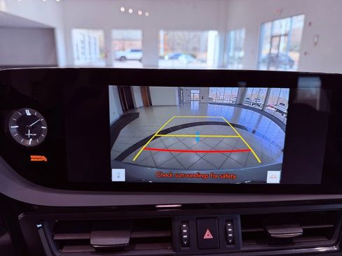 Certified 2025 Lexus ES 300h F Sport image 24