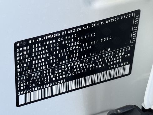 Used 2025 Volkswagen Taos SE AWD/4WD image 38