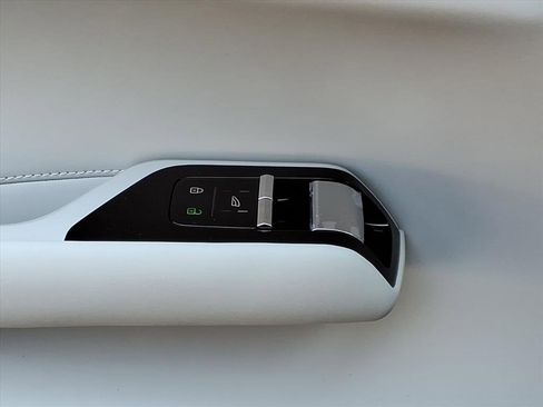 New 2025 Volvo EX90 Ultra w/ Protection Package Premier image 20