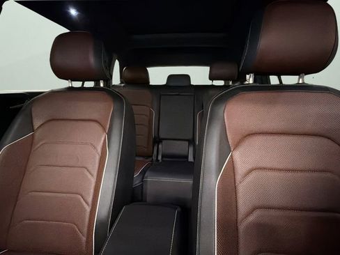 Used 2023 Volkswagen Tiguan SEL R-Line image 25