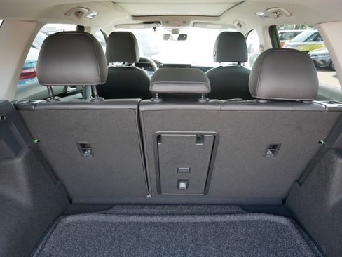 New 2025 Volkswagen Taos SE image 6