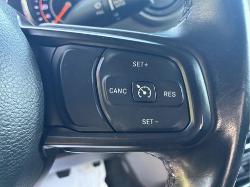 Used 2022 Jeep Wrangler Unlimited Sport AWD/4WD image 18
