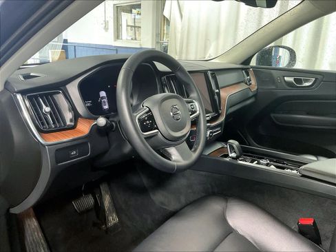 Used 2024 Volvo XC60 B5 Plus w/ Protection Package Premier image 8