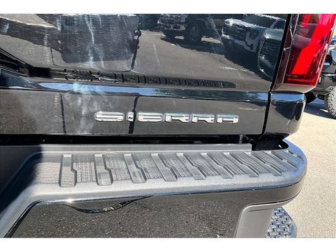 Used 2024 GMC Sierra 3500 Denali Ultimate AWD/4WD image 25