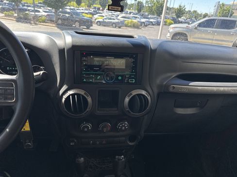 Used 2013 Jeep Wrangler Sport AWD/4WD image 21