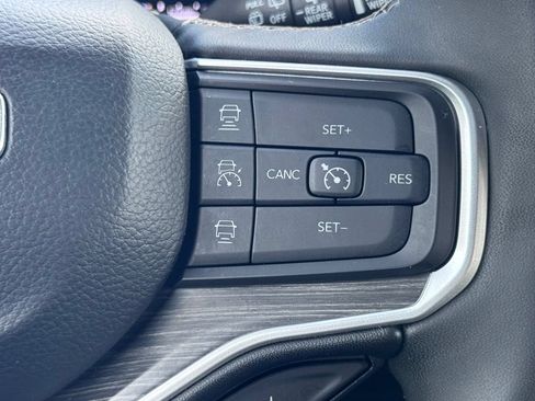 Used 2024 Jeep Wagoneer L Series II w/ Flexible Seating Group AWD/4WD image 9
