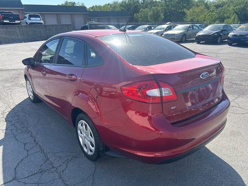 Used 2013 Ford Fiesta SE FWD image 8