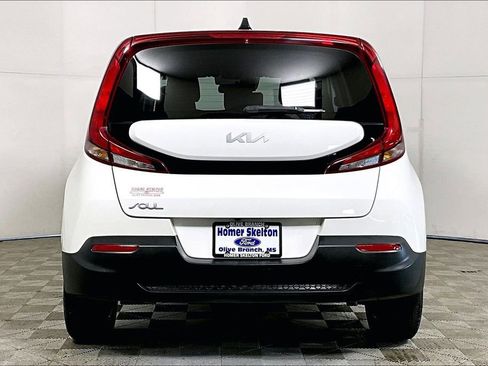 Used 2022 Kia Soul LX w/ Technology Package image 4