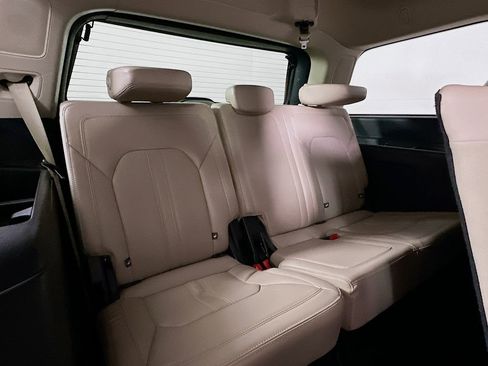 Used 2024 Ford Expedition Limited image 14