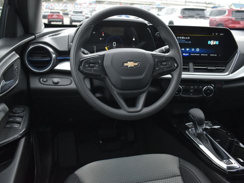 New 2026 Chevrolet Trax LT image 16