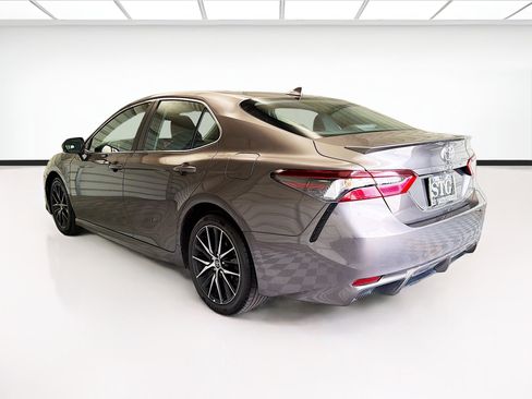Used 2024 Toyota Camry SE FWD image 6