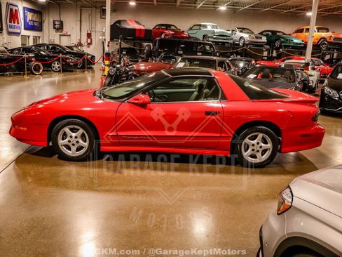 Used 1995 Pontiac Firebird Formula RWD image 4