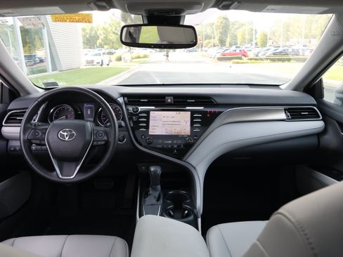 Used 2019 Toyota Camry SE w/ Audio Package FWD image 15