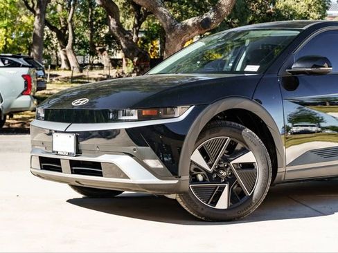 New 2026 Hyundai Ioniq 5 SE image 3