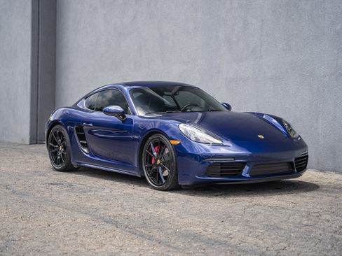 Used 2025 Porsche 718 Cayman S RWD image 7