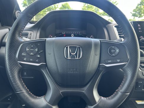 Used 2023 Honda Passport TrailSport image 17