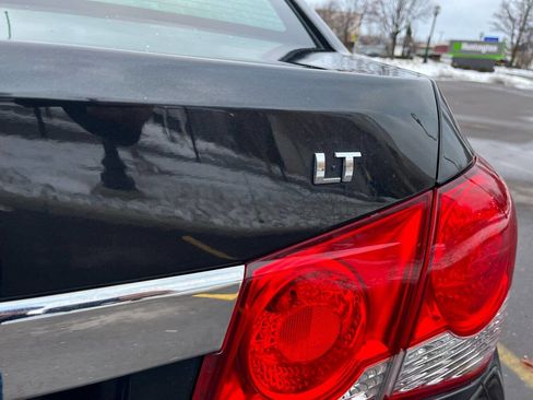Used 2015 Chevrolet Cruze LT image 12