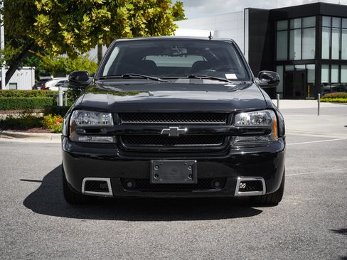 Used 2008 Chevrolet TrailBlazer SS w/ Sun And Sound Package RWD image 3