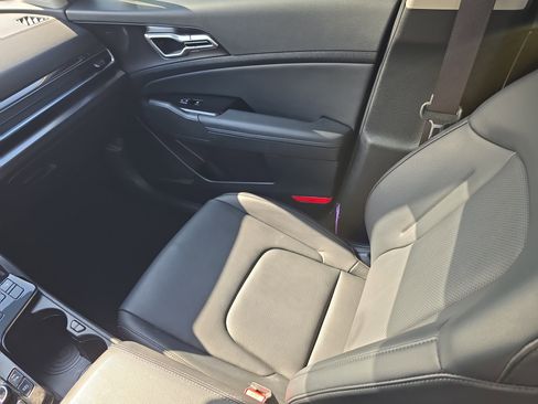 Certified 2023 Kia Sportage EX AWD/4WD image 15