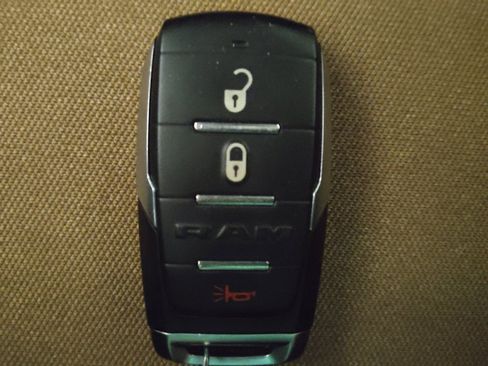 Used 2021 RAM 1500 Big Horn RWD image 32