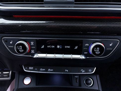 Used 2025 Audi SQ5 Premium Plus image 24