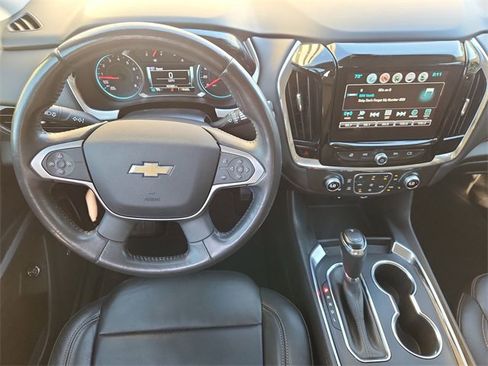 Used 2018 Chevrolet Traverse LT image 11