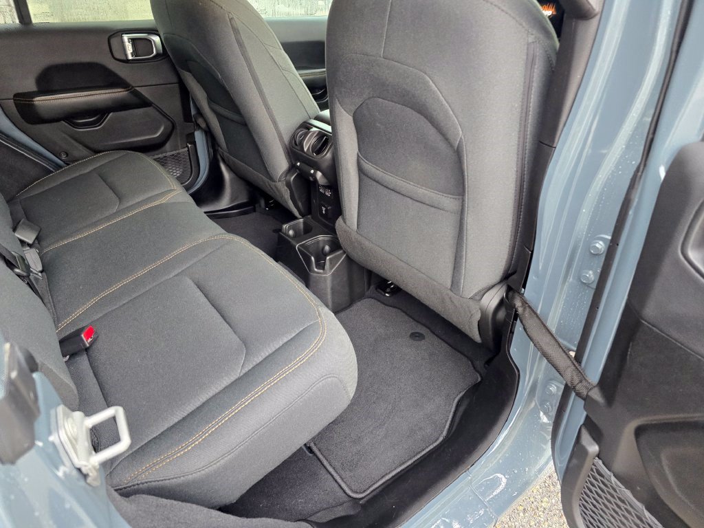 Used 2026 Jeep Wrangler Unlimited Sahara AWD/4WD image 30