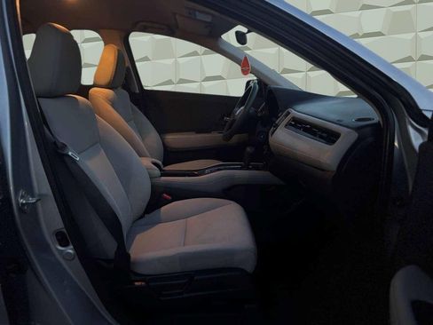 Used 2020 Honda HR-V LX image 12