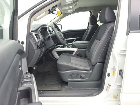 Used 2021 Nissan Titan SV w/ SV Convenience Package AWD/4WD image 14