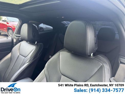 Used 2022 BMW 430i xDrive Coupe w/ M Sport Package AWD/4WD image 17