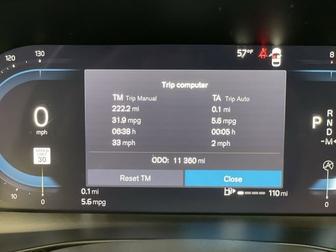 Used 2025 Volvo XC40 B5 Plus image 24