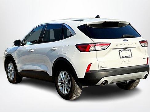 Used 2020 Ford Escape SE image 4