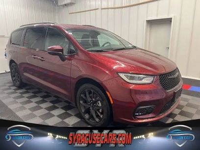 Used 2023 Chrysler Pacifica Touring-L w/ S Appearance Package
