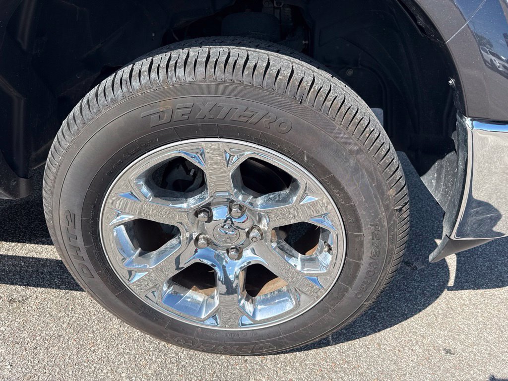 Used 2017 RAM 1500 Laramie w/ Convenience Group AWD/4WD image 7