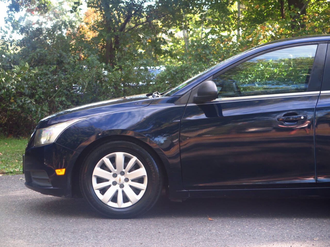 Used 2011 Chevrolet Cruze LS w/ Connectivity Package FWD image 32