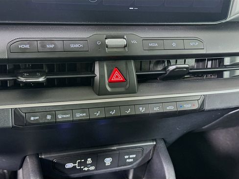 Used 2025 Kia K4 LXS image 23