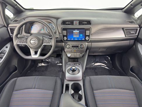 Used 2025 Nissan Leaf S image 11